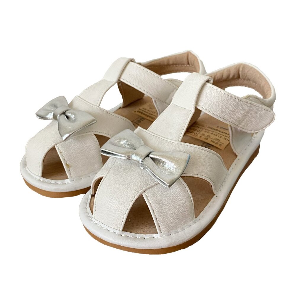 NEW ⭐️ White Squeaky Sandal with Silver Bow - Multiple Toddler Sizes
